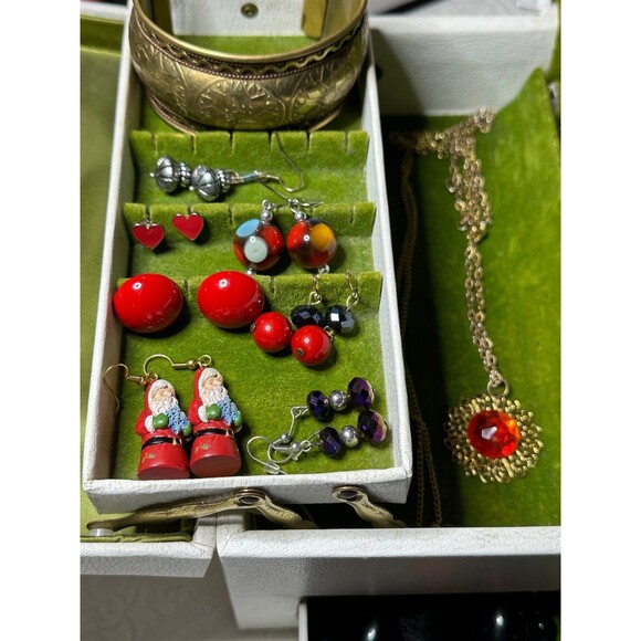 Estate Find - BUXTON Large Vanity Top Jewelry Box - Holds a Ton of Jewelry! EVC - Picture 8 of 12